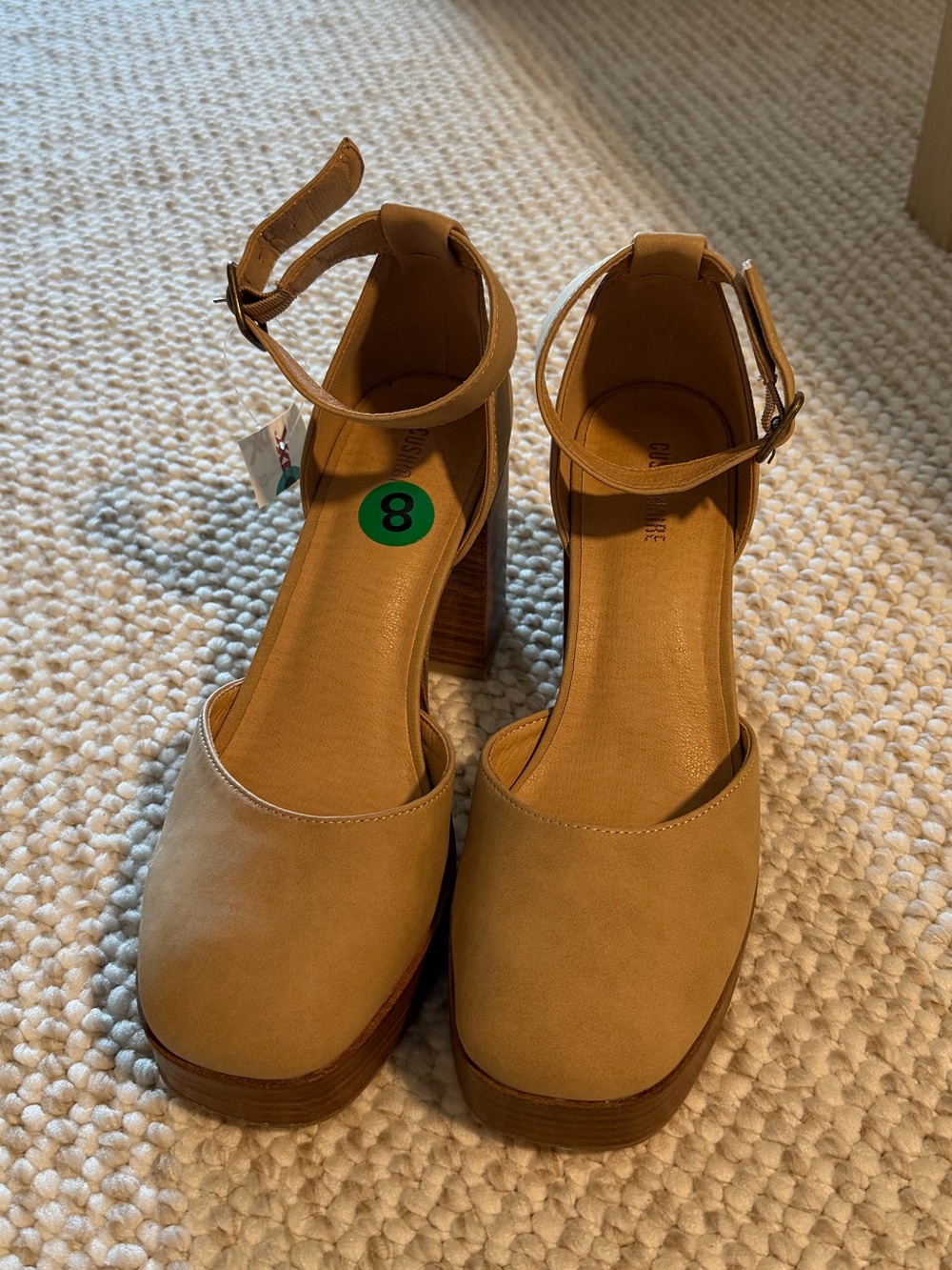 NWT! Cushionaire Heels 👠